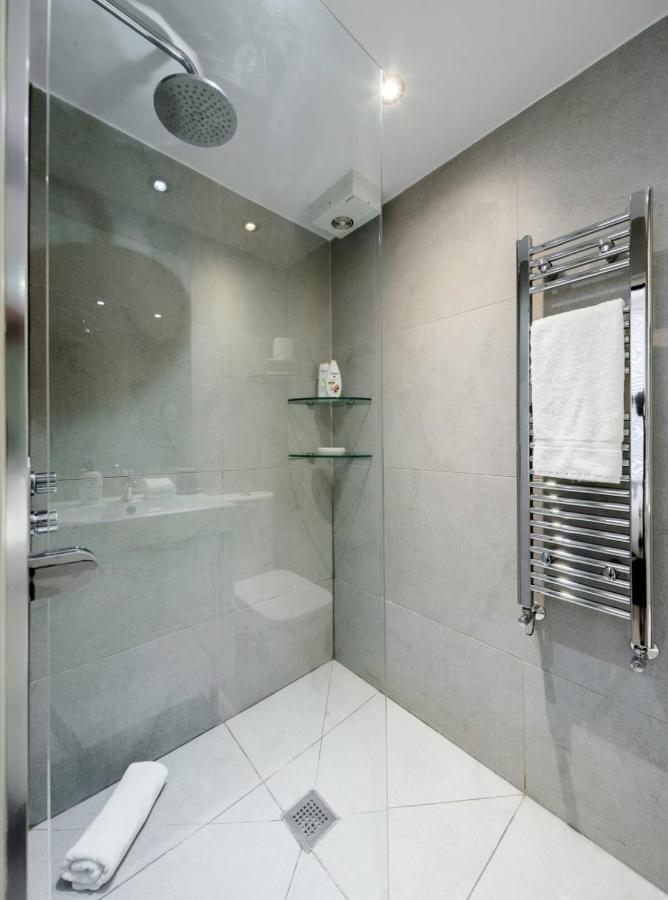 לונדון Elegant Earl'S Court 2 Bedroom Flat Just 4 Minutes From Tube מראה חיצוני תמונה