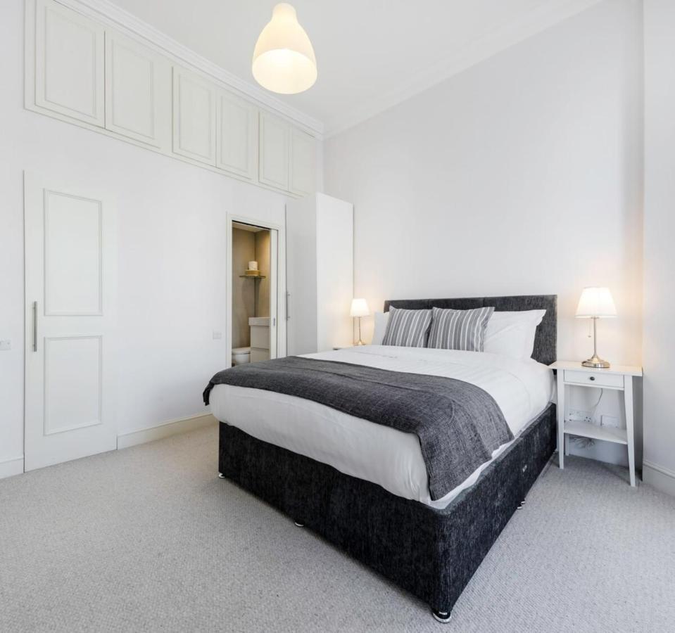 לונדון Elegant Earl'S Court 2 Bedroom Flat Just 4 Minutes From Tube מראה חיצוני תמונה