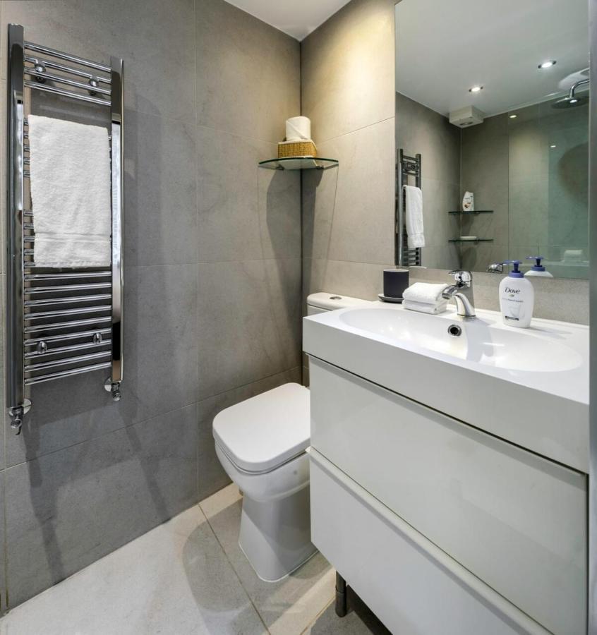 לונדון Elegant Earl'S Court 2 Bedroom Flat Just 4 Minutes From Tube מראה חיצוני תמונה